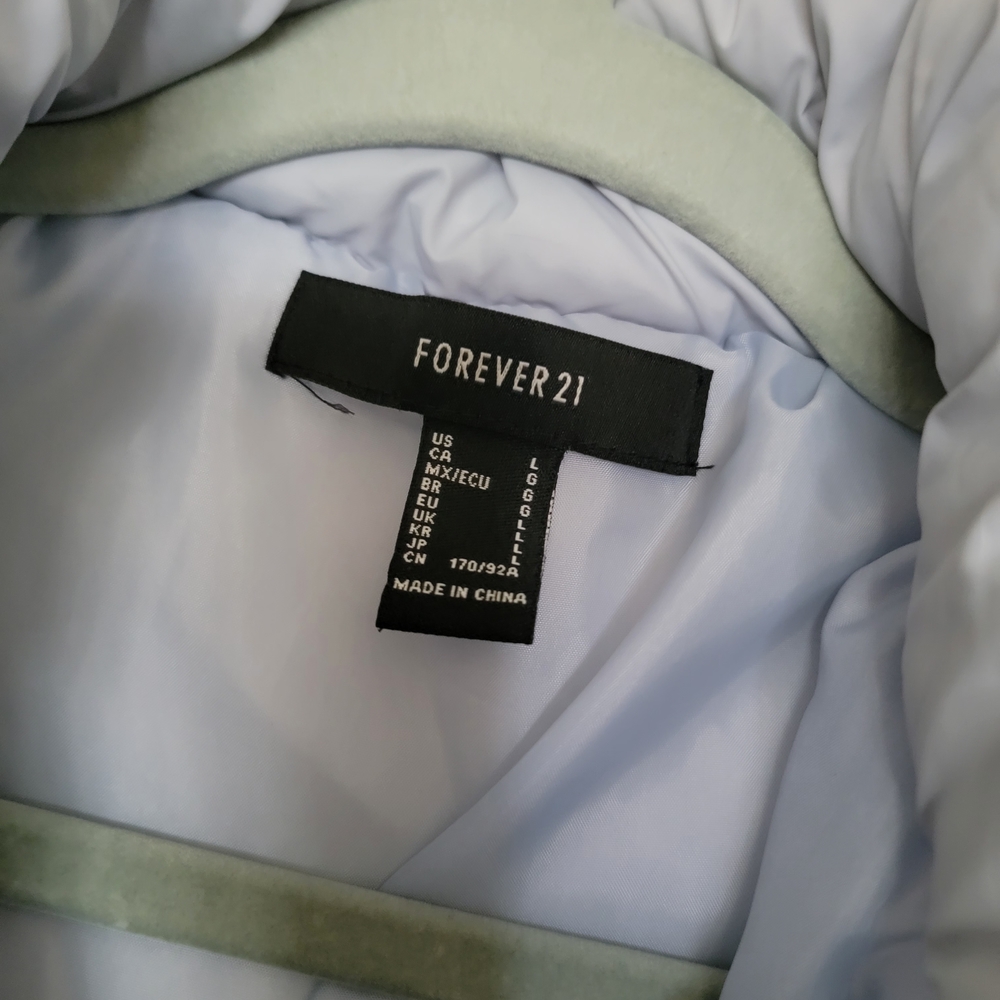 Forever 21  Light Blue Cropped Puffer Jacket - Picture 3 of 4